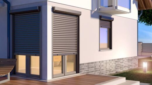 Pose&#x20;de&#x20;volets&#x20;roulants&#x20;sur&#x20;mesure&#x20;dans&#x20;une&#x20;villa&#x20;situ&#x00E9;&#x20;dans&#x20;les&#x20;hauteurs&#x20;de&#x20;Nice